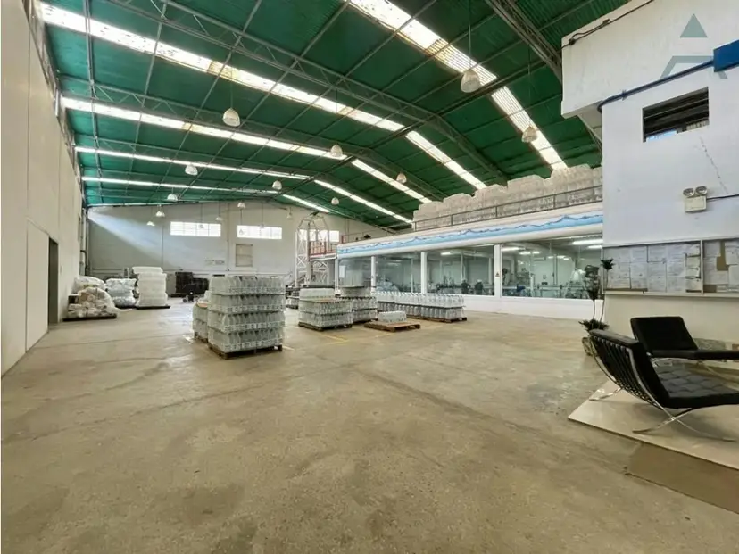 Se vende Planta Embotelladora de Agua 8094m² en Los Teques