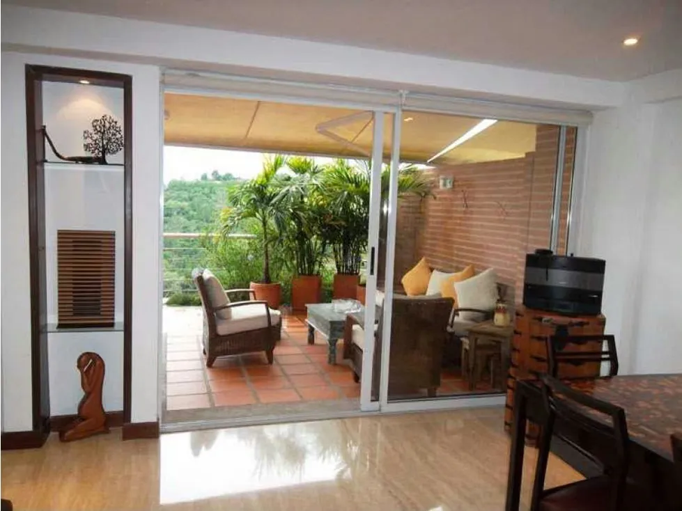 Se Alquila Apto. 220m2 PB Dúplex 3H+E/4B/2E Altos de Villanueva - 2