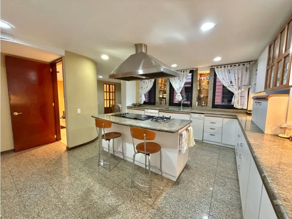 Se vende apto 300 m2 2h+s/3b+s/4p Altamira - 18