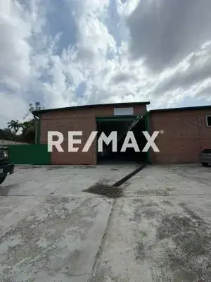 En venta Galpón industrial en Naguanagua de fácil acceso desde la autopista.