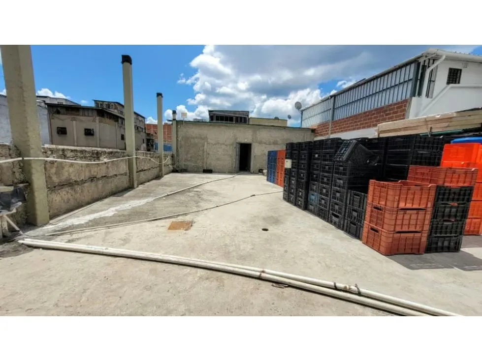 Se vende Local Comercial 550m² Catia - 13