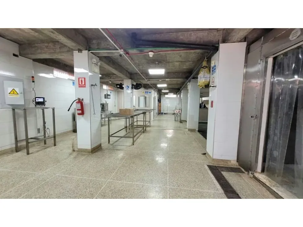 Se vende Local Comercial 550m² Catia - 6
