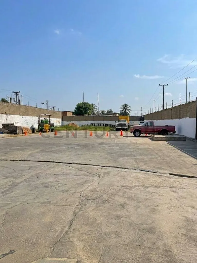 Terreno con excelente ubicación de alto potencial comercial - 5