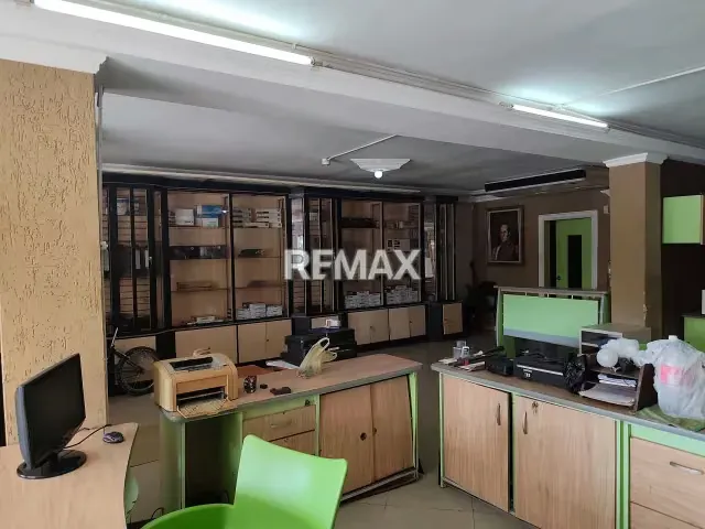 LOCAL COMERCIAL EN ALQUILER - 2