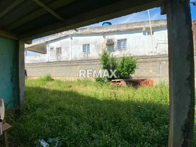 TERRENO CON AMPLIA CASA EN CIUDAD OJEDA - 14