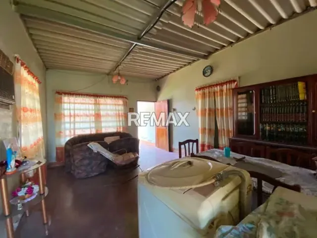 TERRENO CON AMPLIA CASA EN CIUDAD OJEDA - 4
