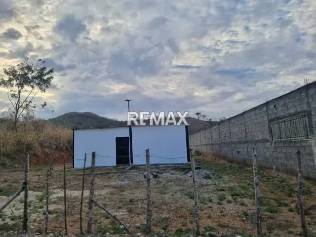 Casa en obra gris con terreno - 3