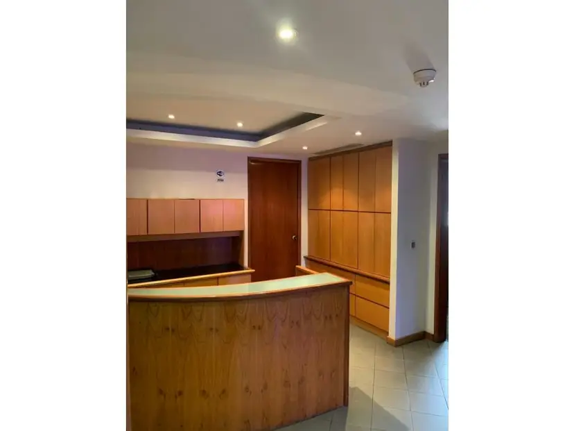 SE VENDE OFICINA EN MACARACUAY