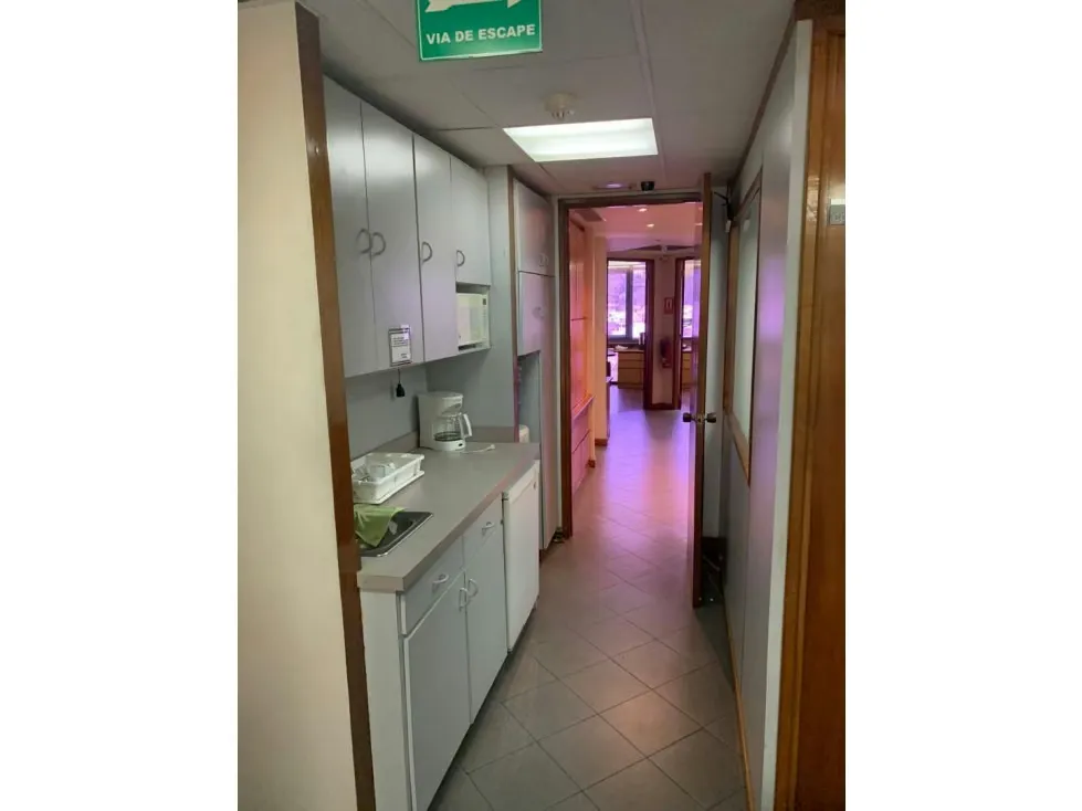 SE VENDE OFICINA EN MACARACUAY - 22