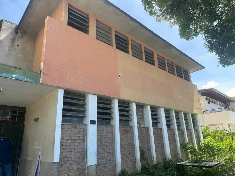 Se vende casa comercial 547m2 Av. principal de Chuao 5364 - 2