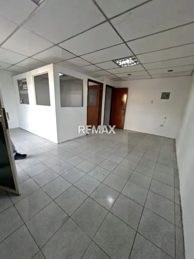 En Alquiler Local Comercial ubicado en Guanare, calle 15, entre carrera 14 y Av. Simon Bolivar, Guanare, Portuguesa, Venezuela - 4