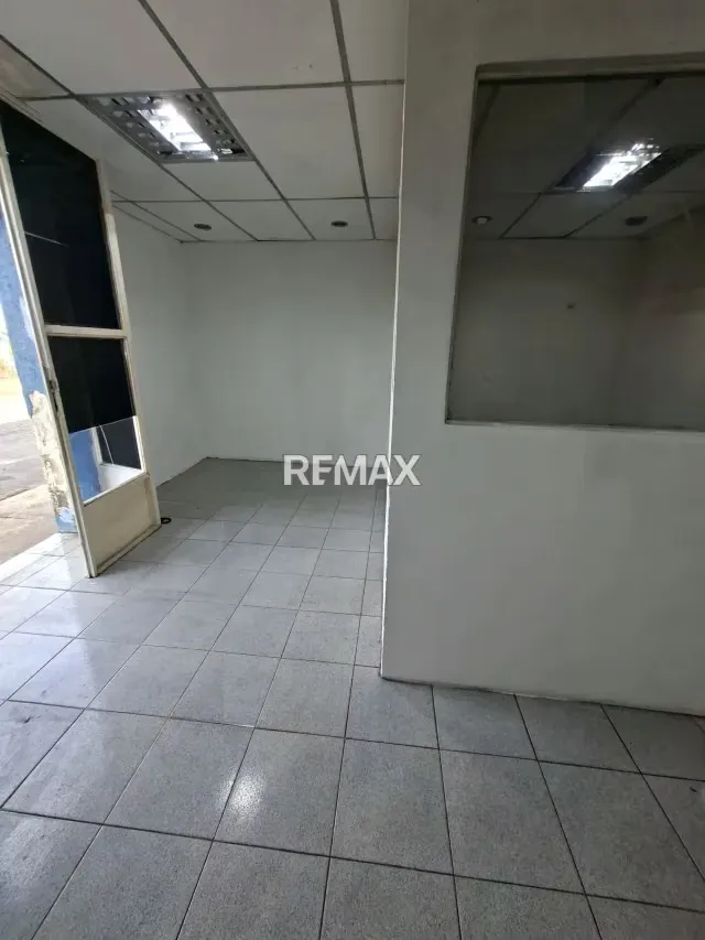 En Alquiler Local Comercial ubicado en Guanare, calle 15, entre carrera 14 y Av. Simon Bolivar, Guanare, Portuguesa, Venezuela - 6