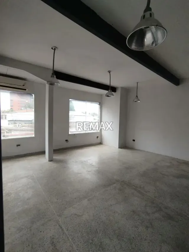 Local comercial en CC. Vista al mar. Piso 1 - 4