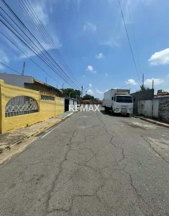 Se vende Casa en la Urbanización las Trinitarias cerca de la Av Centurion en Barcelona