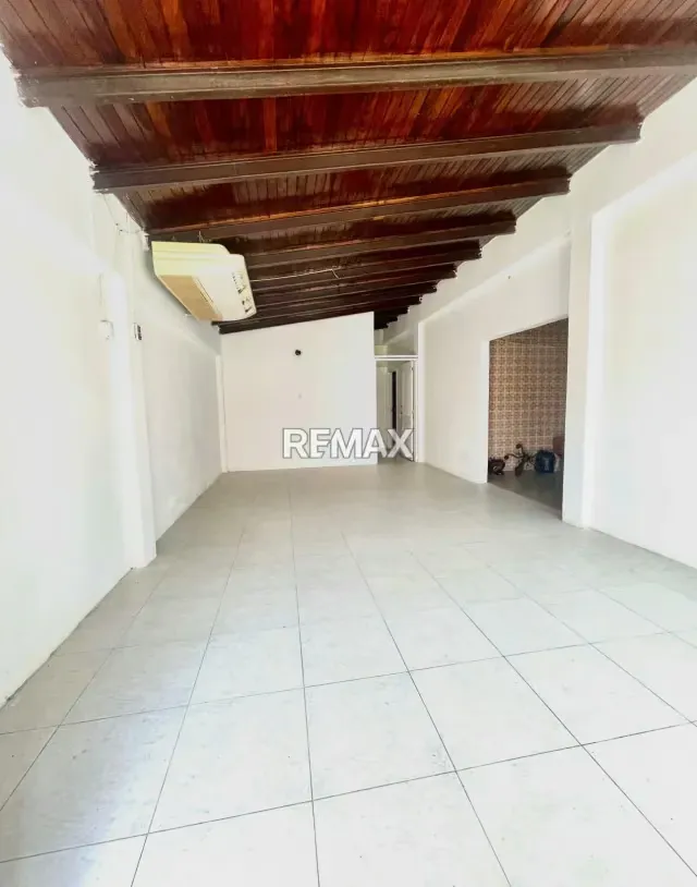 Se vende Casa en la Urbanización las Trinitarias cerca de la Av Centurion en Barcelona - 6
