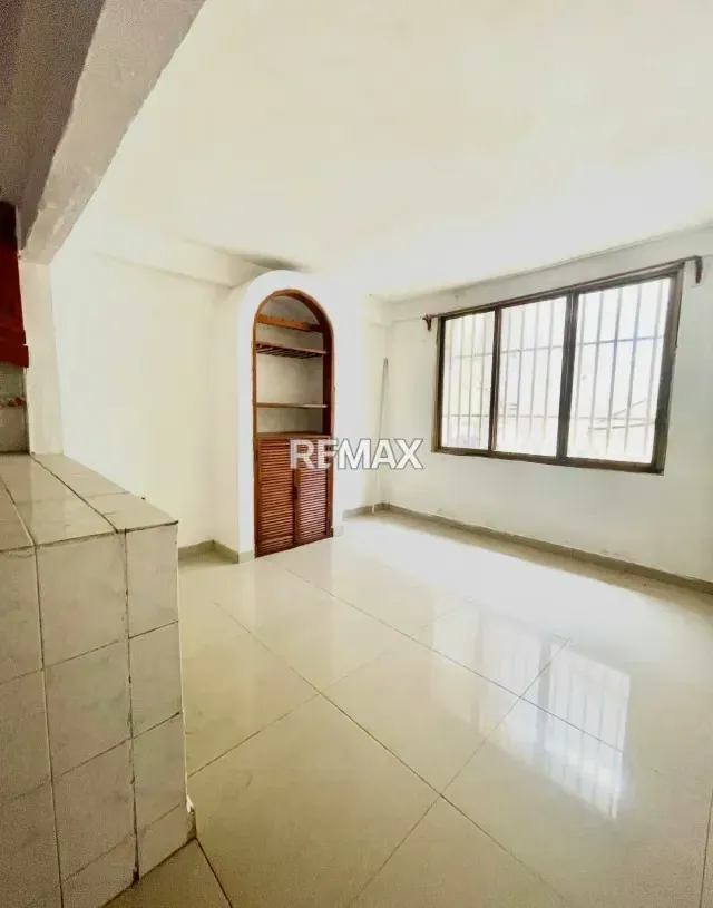 Se vende Casa en la Urbanización las Trinitarias cerca de la Av Centurion en Barcelona - 10