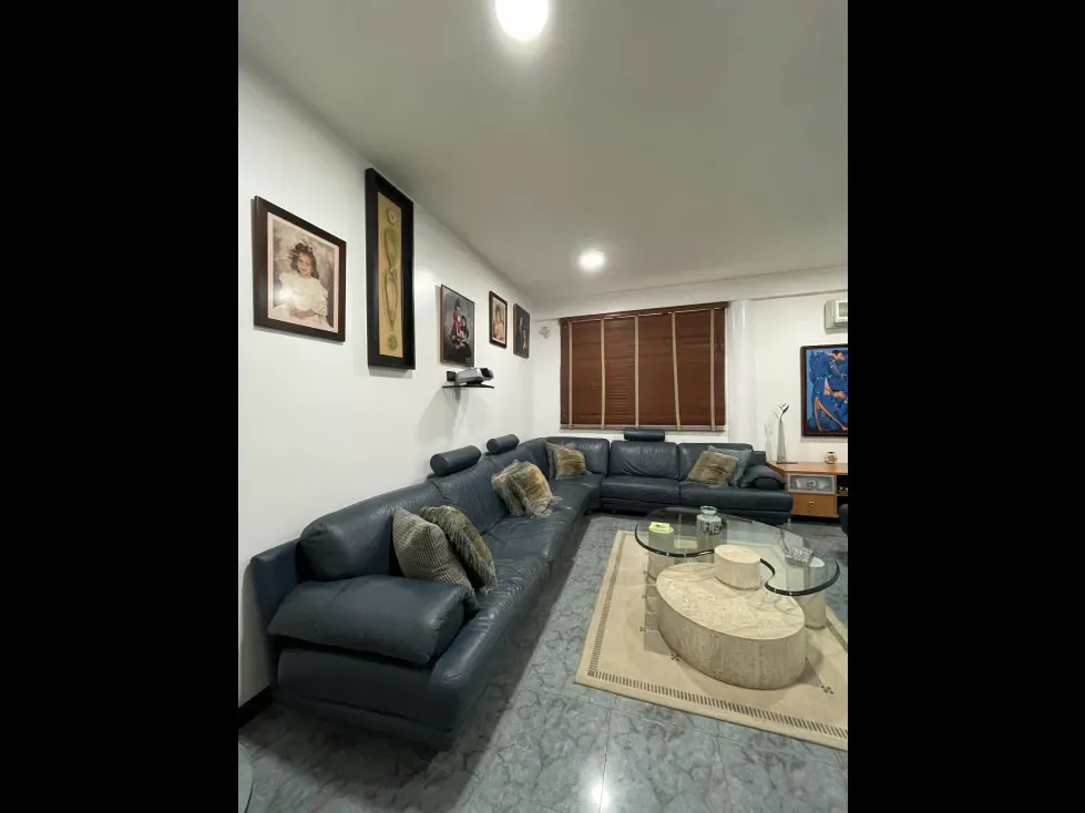 Se vende casa 1250m2 5h+2s/7.5b+s/6p Los Naranjos - 2