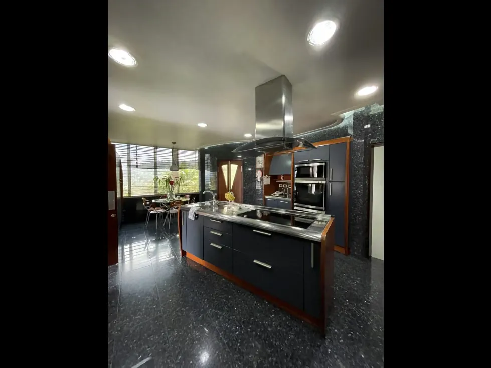 Se vende casa 1250m2 5h+2s/7.5b+s/6p Los Naranjos - 12