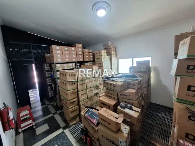 LOCAL COMERCIAL O CASA COMERCIAL EN VENTA EN AVENIDA 10 - 17
