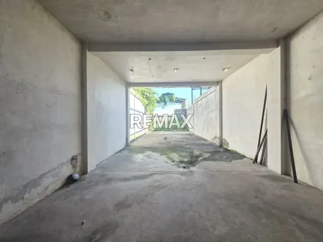 Galpón comercial con apartamento ubicado en el centro de san cristóbal, sector catedral, al lado del colegio san miguel - 2