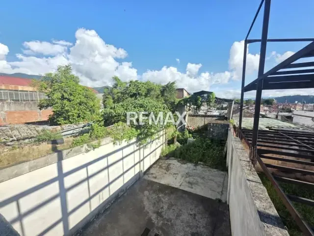 Galpón comercial con apartamento ubicado en el centro de san cristóbal, sector catedral, al lado del colegio san miguel - 5