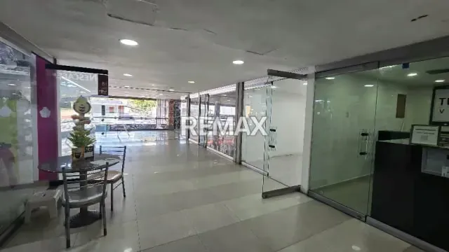ALQUILER LOCAL EN CENTRO COMERCIAL MULTICENTRO EL VIÑEDO - 4