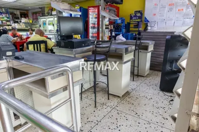 Panadería Centro Comercial Reana, Circunvalación 2. En Venta - 2
