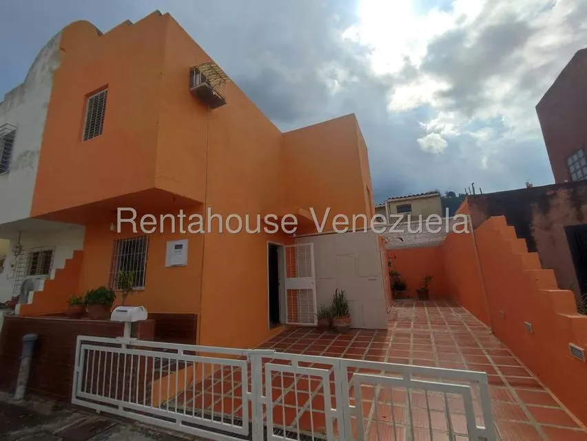 Townhouse (Duplex) en Venta en Barbula, Carabobo - 2