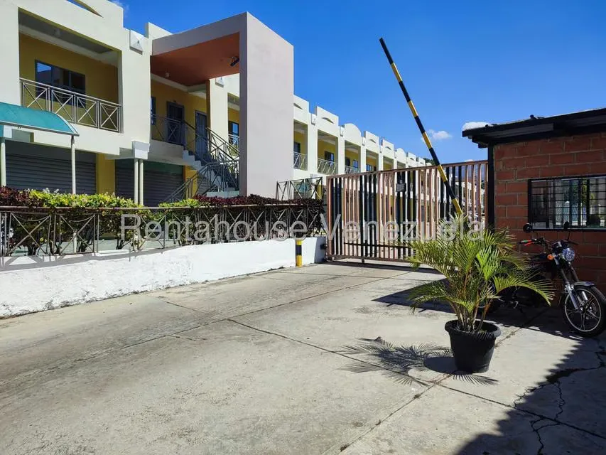 Townhouse (Duplex) en Venta en Barbula, Carabobo - 30