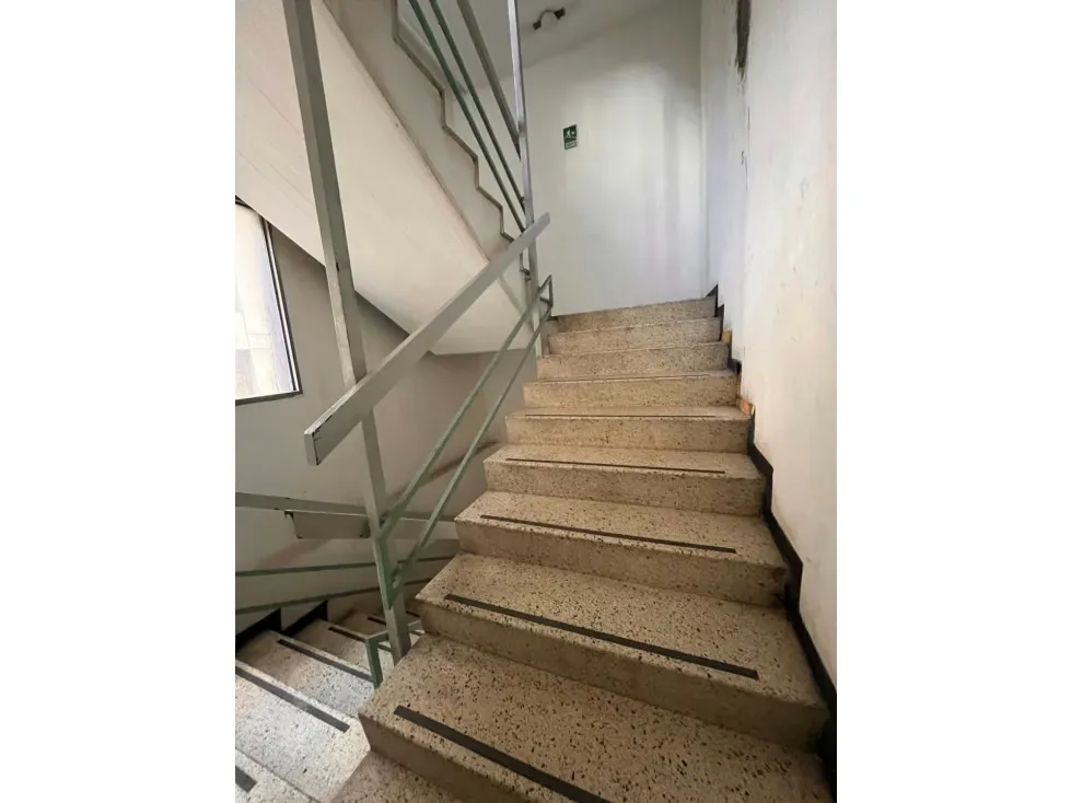Alquilo oficina 300m2 La Urbina 4739 - 4
