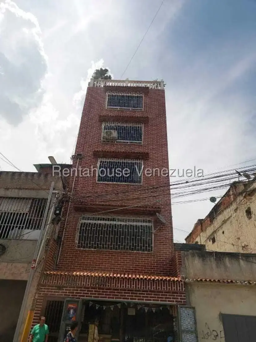 Comercial (Edificio) en Venta en Catia, Distrito Metropolitano