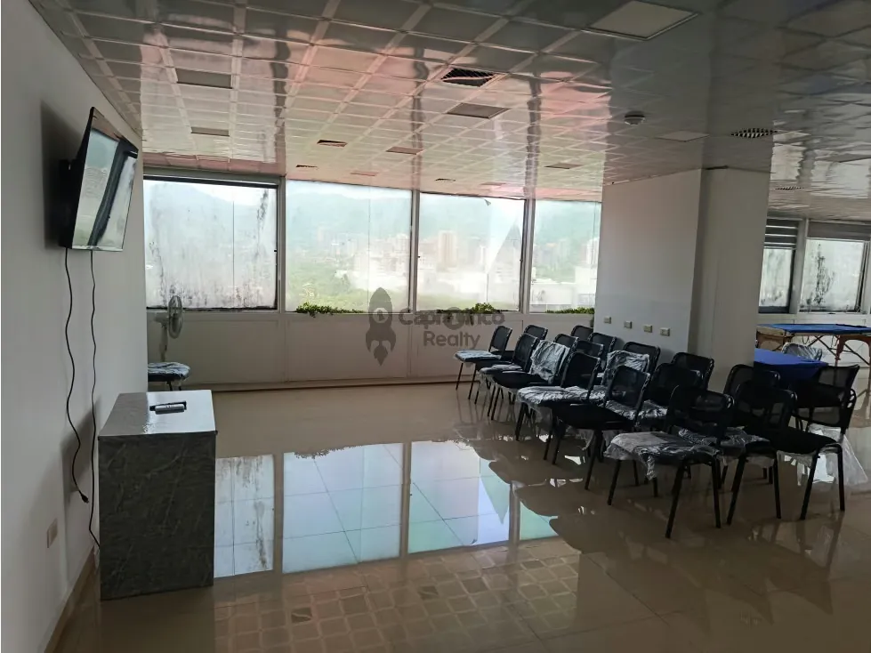 Alquiler oficina amplia Torre Camoruco
