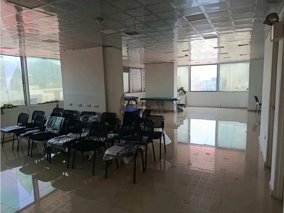 Alquiler oficina amplia Torre Camoruco - 2
