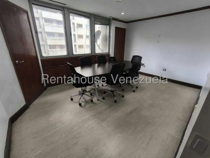 Local Comercial en Alquiler en El Rosal, Distrito Metropolitano - 11
