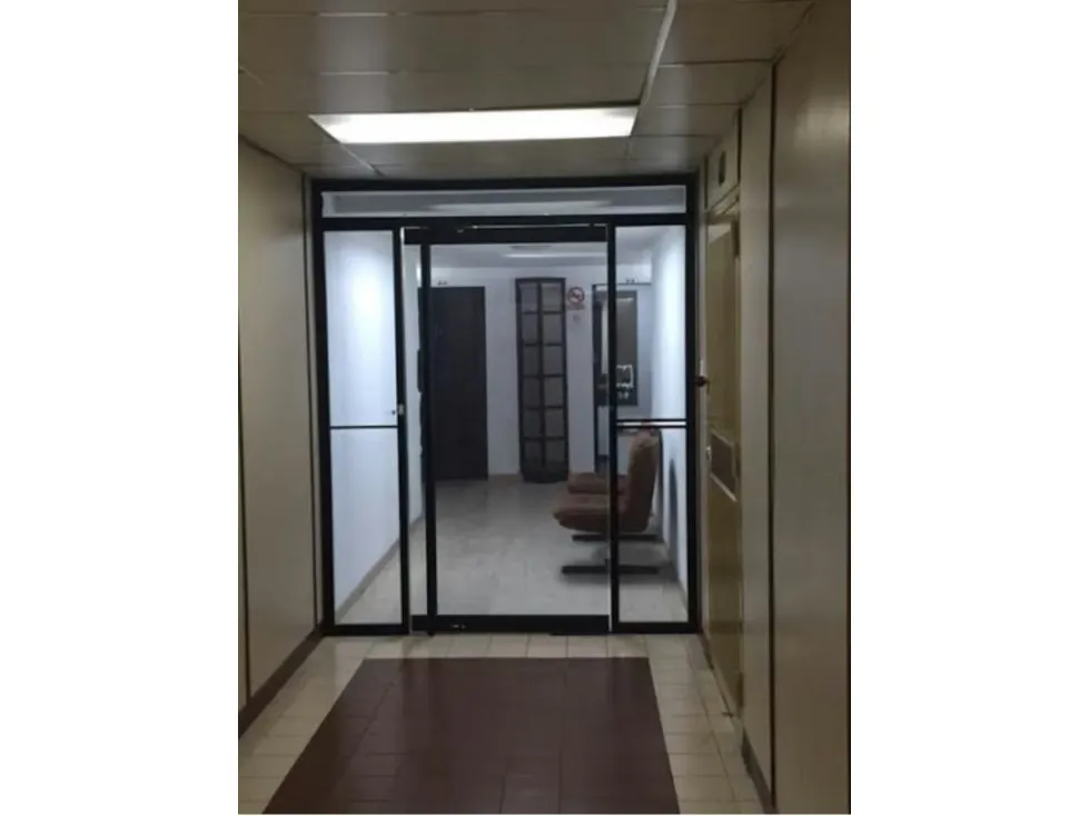 Se vende oficina 96m2 Sabana Grande 1733 - 2