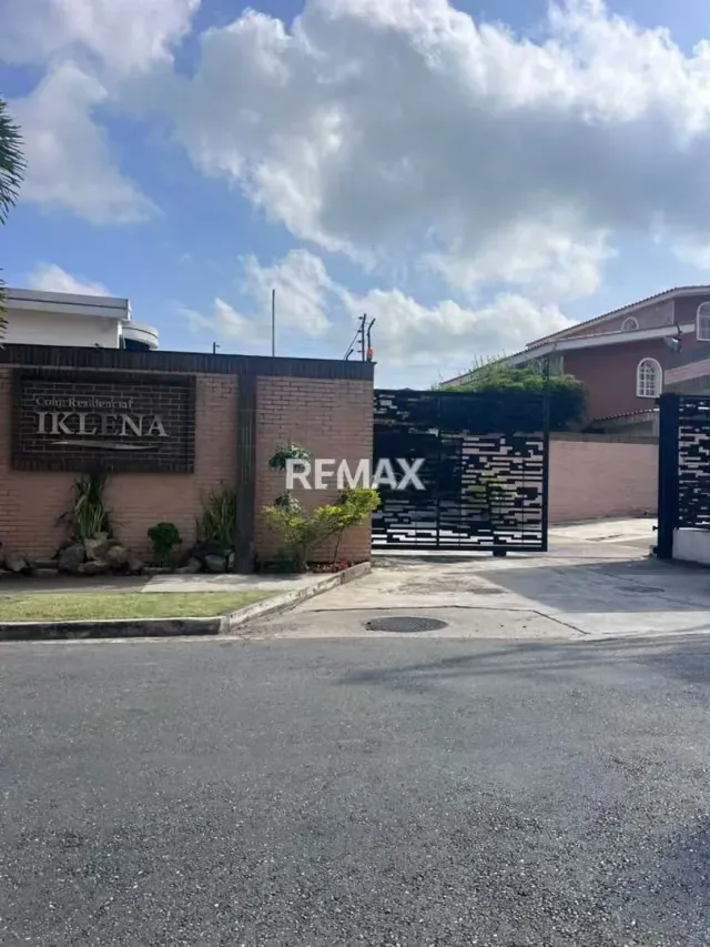 EN VENTA HERMOSA CASA EN URB. MAÑONGO NAGUANAGUA - 2