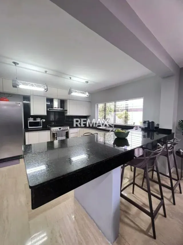 EN VENTA HERMOSA CASA EN URB. MAÑONGO NAGUANAGUA - 4