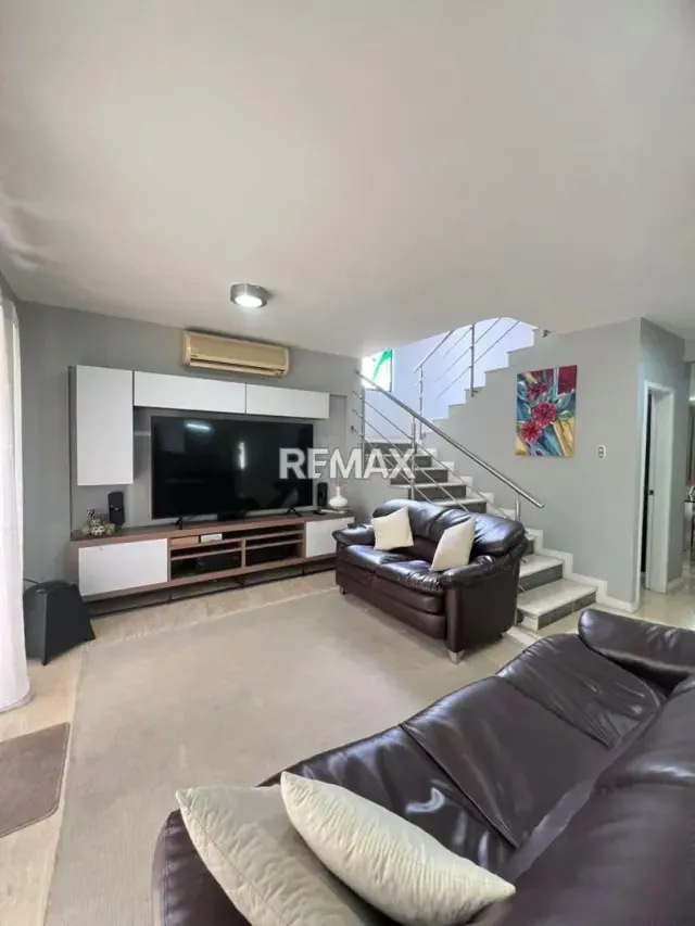 EN VENTA HERMOSA CASA EN URB. MAÑONGO NAGUANAGUA - 5