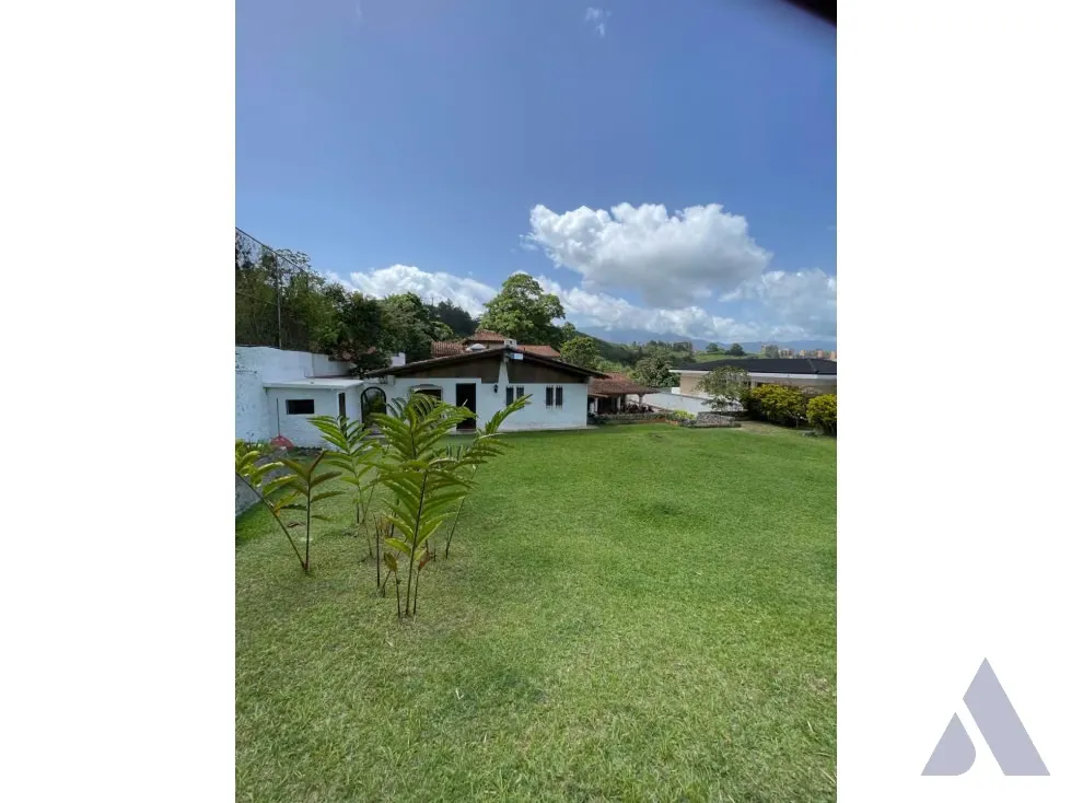 Se vende casa 598m2 La Lagunita 1004 - 18