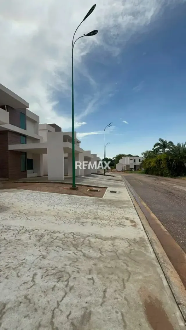 En Venta Town House en Urb. San Miguel Country Club, Sector Tipuro - 6