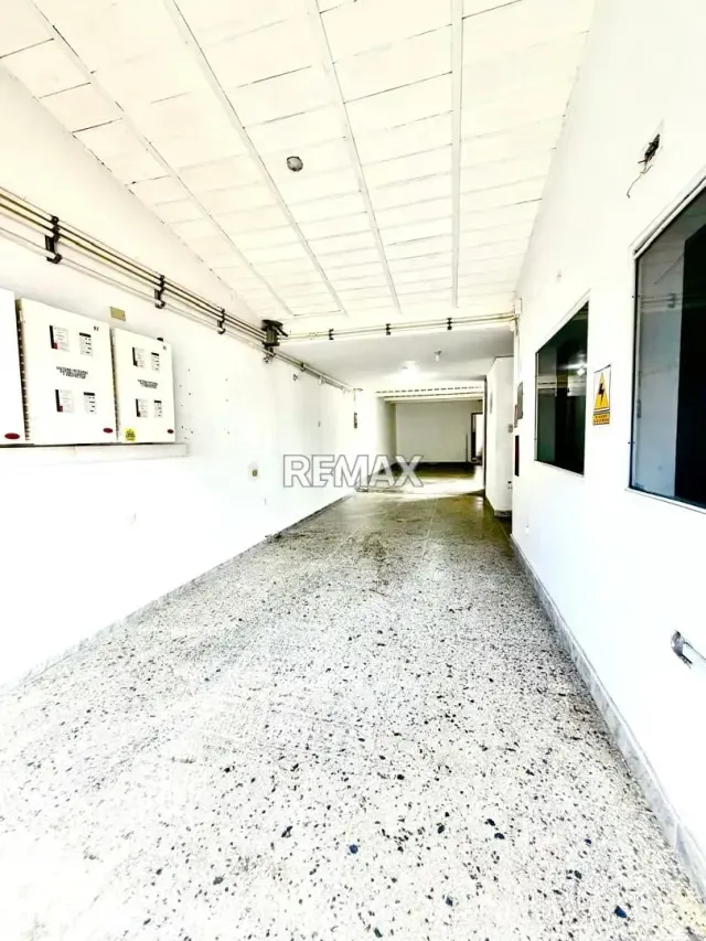 En venta Casa de un solo nivel URBANIZACIÓN SINARAL Pirineos Remodelada para fines comerciales - 6