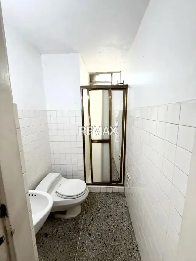 En venta Casa de un solo nivel URBANIZACIÓN SINARAL Pirineos Remodelada para fines comerciales - 7