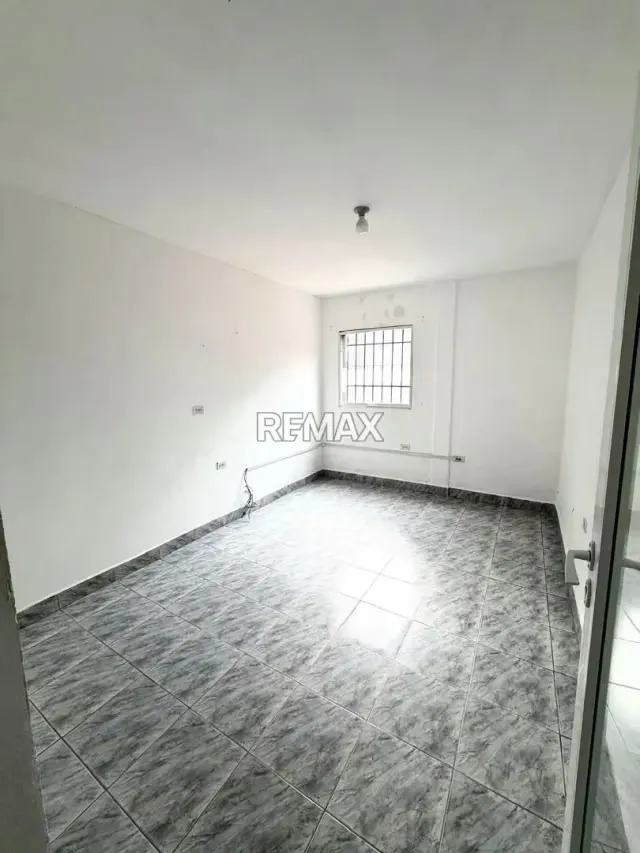 En venta Casa de un solo nivel URBANIZACIÓN SINARAL Pirineos Remodelada para fines comerciales - 8