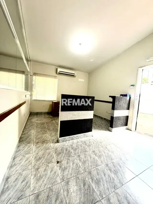 En venta Casa de un solo nivel URBANIZACIÓN SINARAL Pirineos Remodelada para fines comerciales - 9