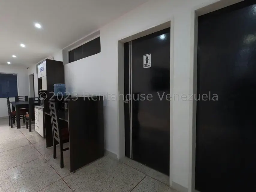 Oficina en Alquiler en Centro, Lara - 12