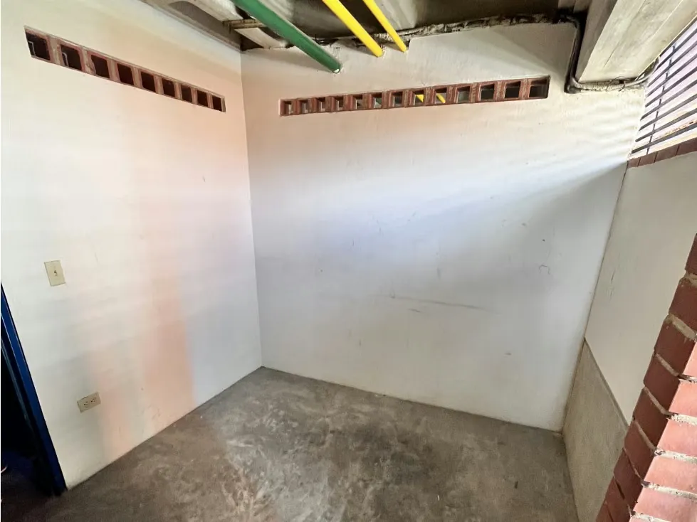 Deposito-Maletero En Alquiler Sureste De Caracas 10,12 M2 (IG)