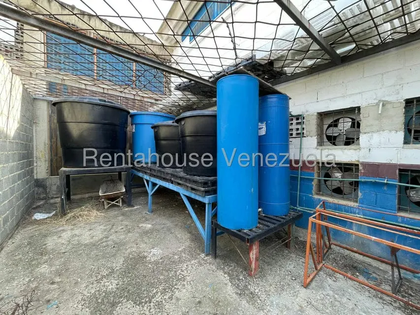 Negocios y Empresas (Mayorista y Distribucion) en Venta en Zona Industrial 2, Lara - 38