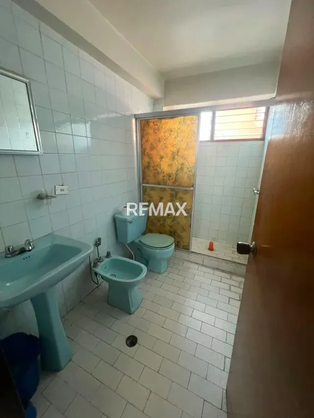 ¡Oportunidad de Inversión en el Centro de Maracay! Apartamento para Remodelar a tu Gusto - 15