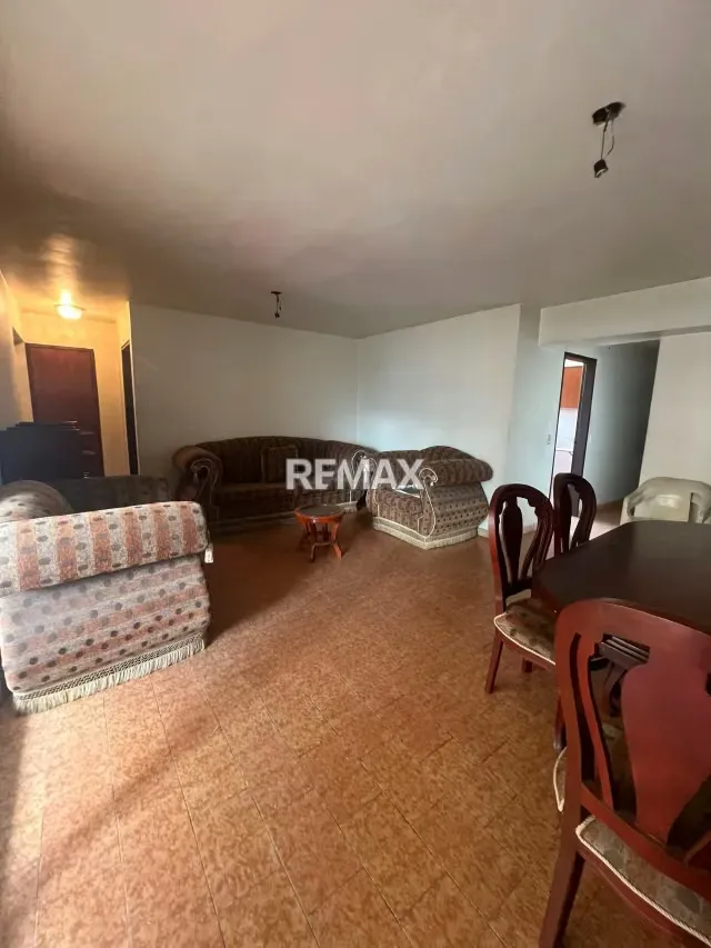 ¡Oportunidad de Inversión en el Centro de Maracay! Apartamento para Remodelar a tu Gusto - 7