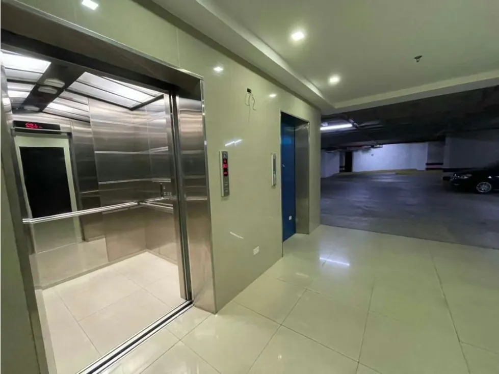 Local comercial en venta - El Rosal - 4